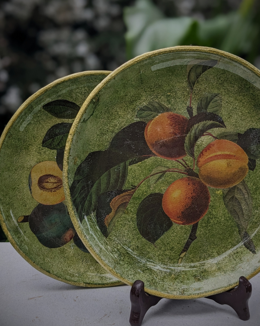 GLAZED DECORATIVE PEACH PLATES